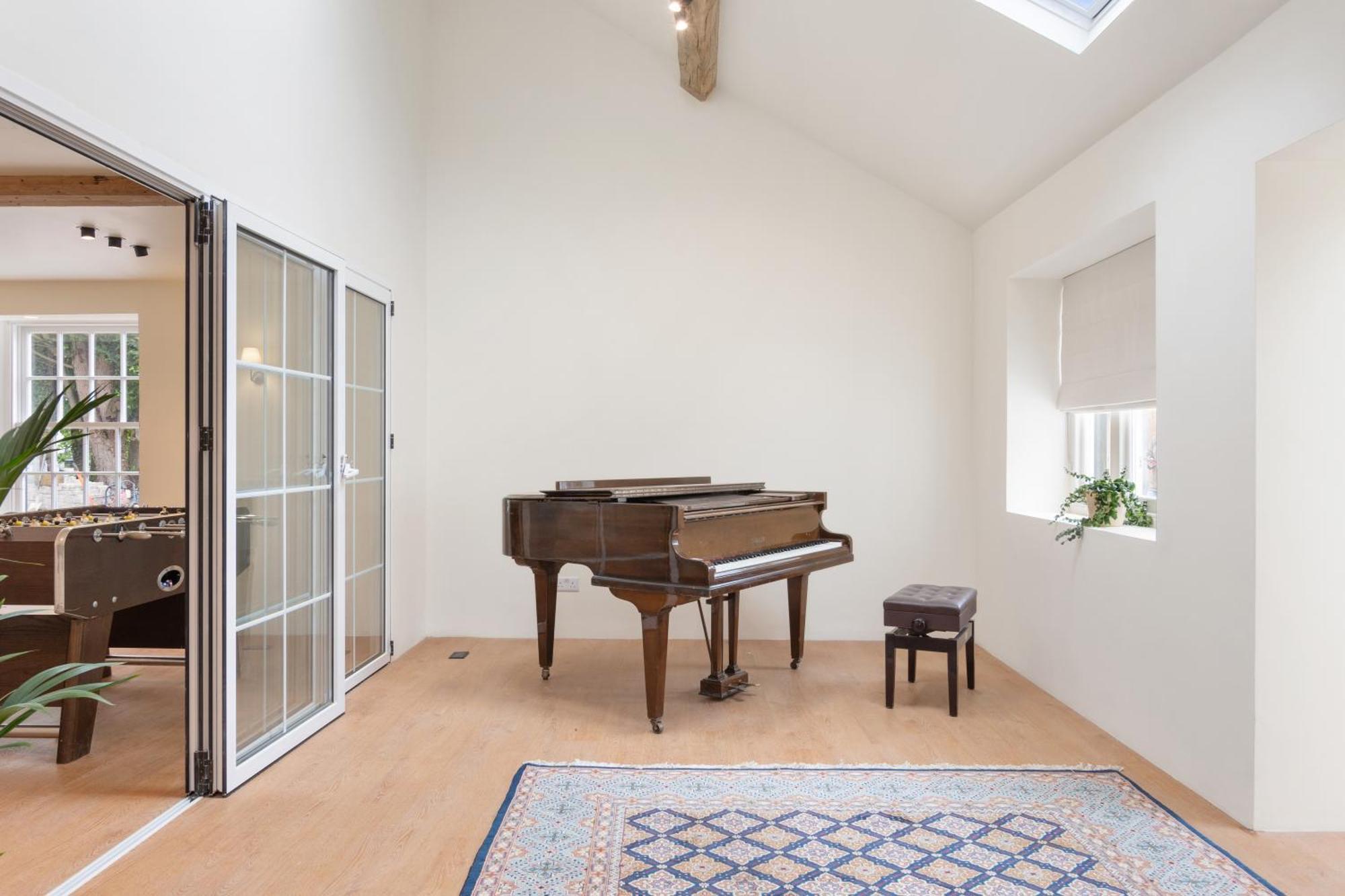 Minstrel Court Wedding Venue Cambridge (Cambridgeshire)